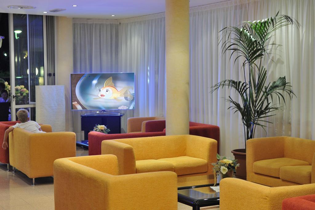 Hotel Conca Verde Линяно Сабиадоро Екстериор снимка