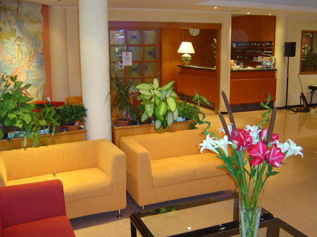 Hotel Conca Verde Линяно Сабиадоро Екстериор снимка