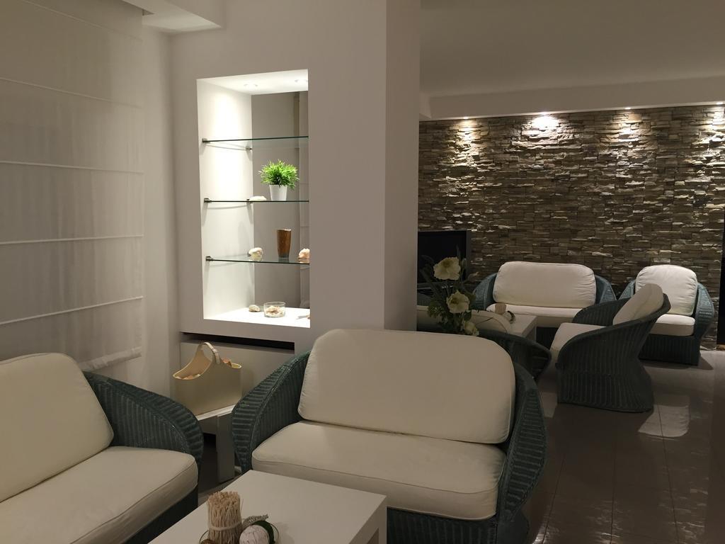 Hotel Conca Verde Линяно Сабиадоро Екстериор снимка