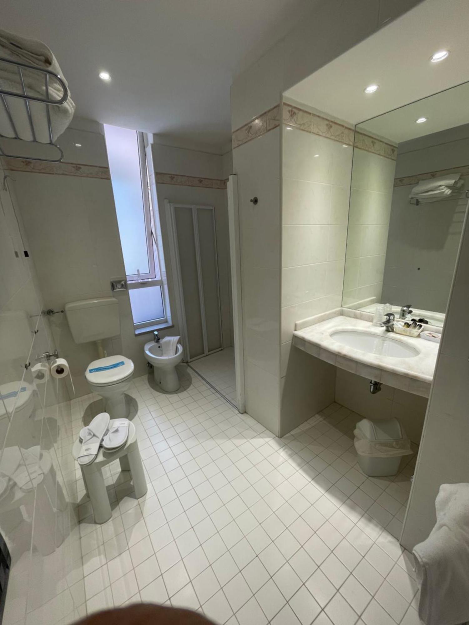 Hotel Conca Verde Линяно Сабиадоро Екстериор снимка