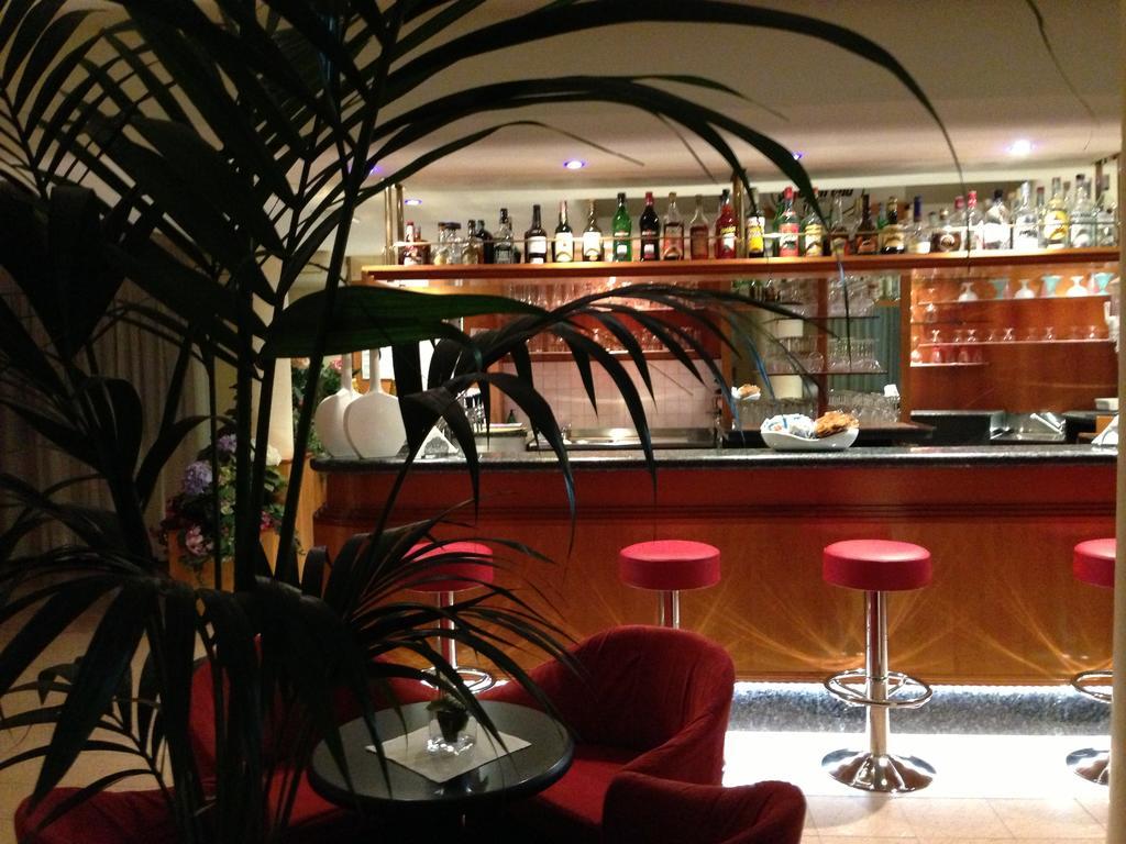 Hotel Conca Verde Линяно Сабиадоро Екстериор снимка