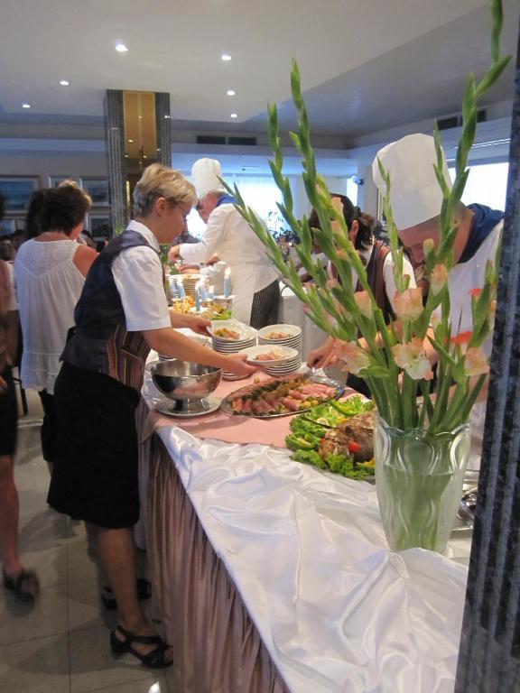 Hotel Conca Verde Линяно Сабиадоро Екстериор снимка